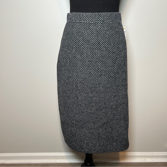 Talbots Dresses & Skirts - Talbots Made in Italy Knit Pencil Skirt | Black White Textured Midi | Size M
